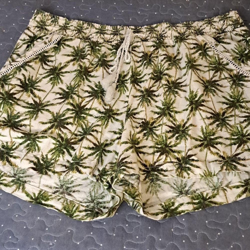 Briggs New York Palm Print Drawstring Women's Shorts - Cream & Green